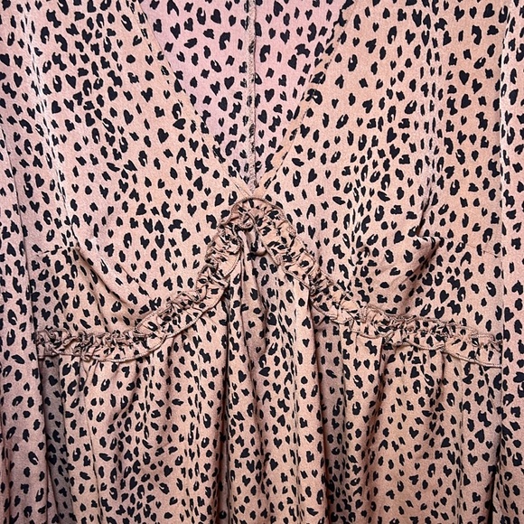 Leopard Print V-Neck Blouse - Picture 4 of 6
